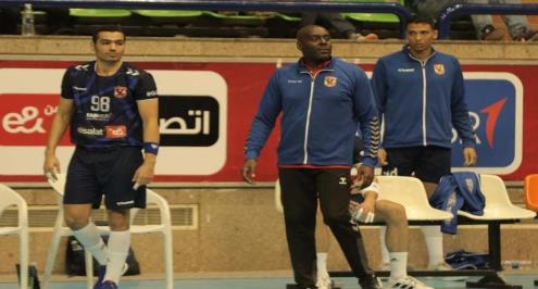 ديفيز: الأهلي بدأ استعداداته لكأس العالم.. وعلي زين كان في حاجة إلى وقت أطول